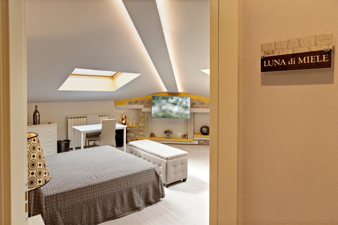 Casa Vacanze - Matelda Bed & Breakfast Poppi Bagian luar foto